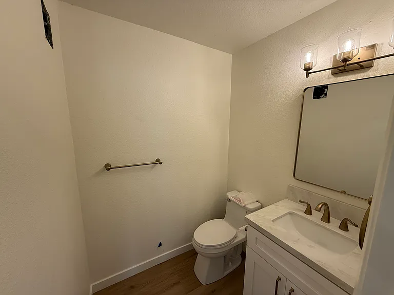 118 N Gladys Ave — Photo 6