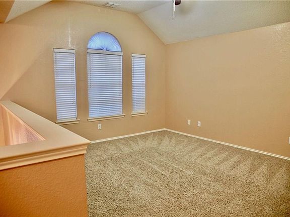 3rd image of 1427 Autumnmist Dr