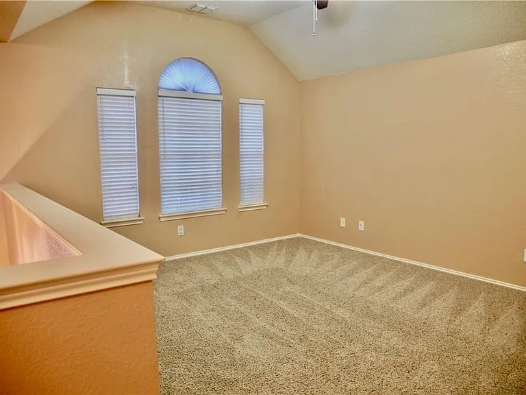 1427 Autumnmist Dr — Photo 1