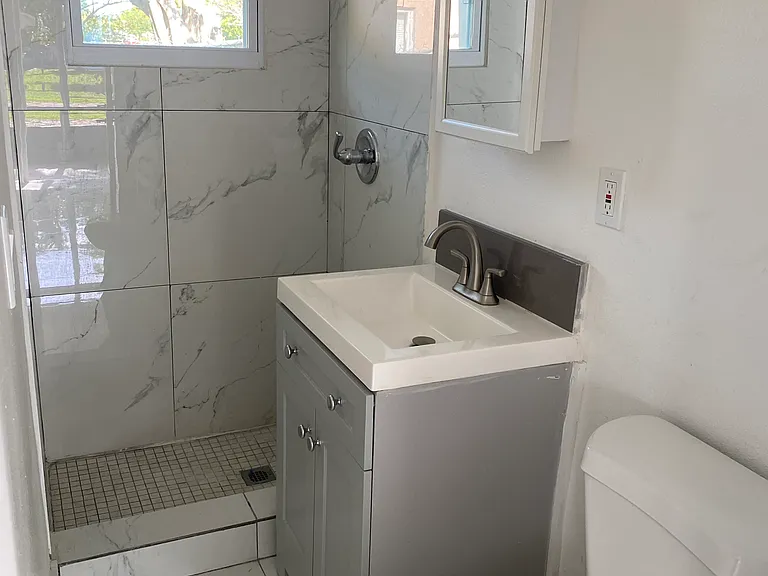 Studio, 1.0 bath, $1,575 — Photo 13
