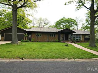 5216 N Sherbrook Ln, Peoria, IL
