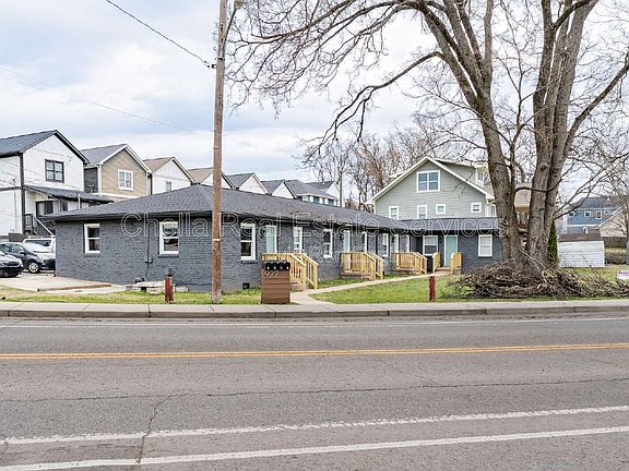 3rd image of 922 Morrow Rd #2