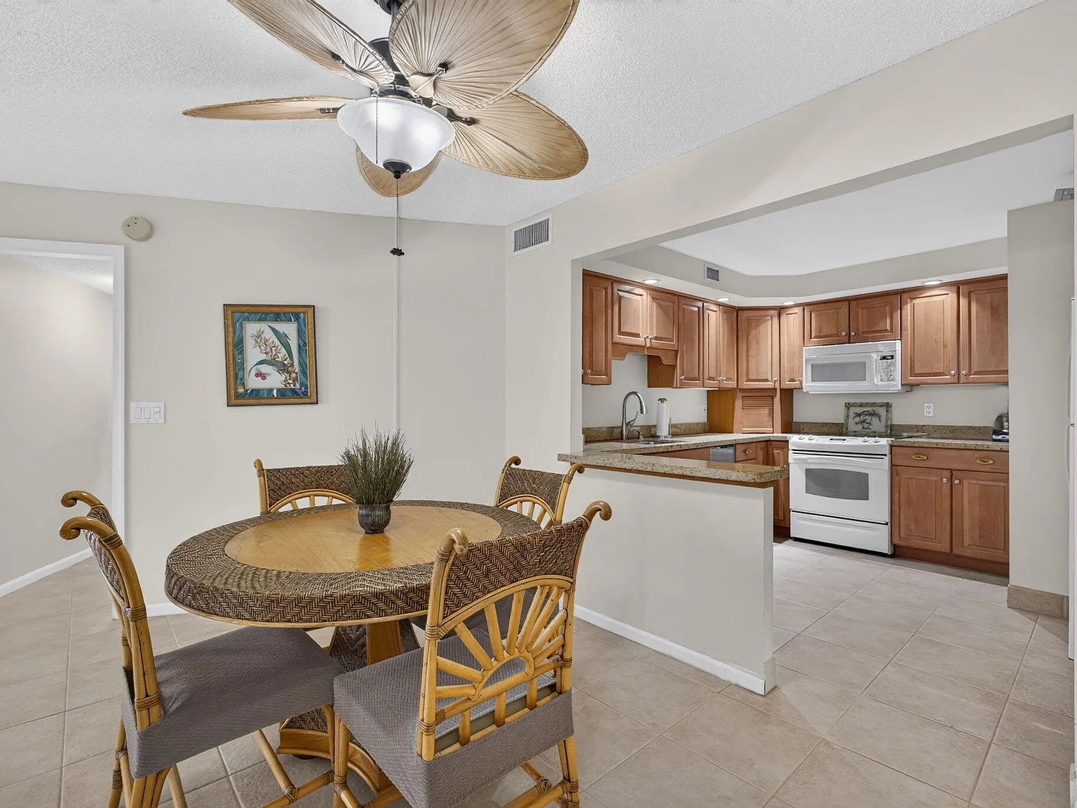 2 bed, 2.0 bath, 1219 sqft, $3,500 — Photo 4