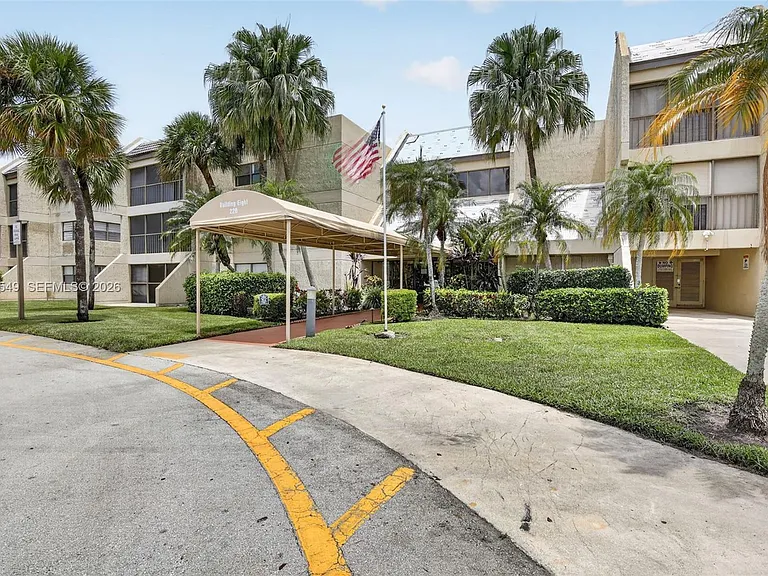 220 Lakeview Dr #210 — Photo 42