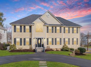 190 Mansur St, Lowell, MA 01852