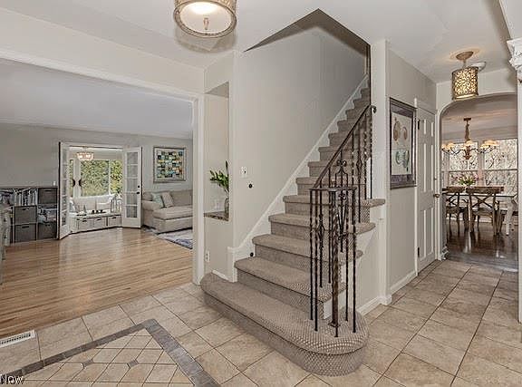 4th image of 145 Hickory Ln