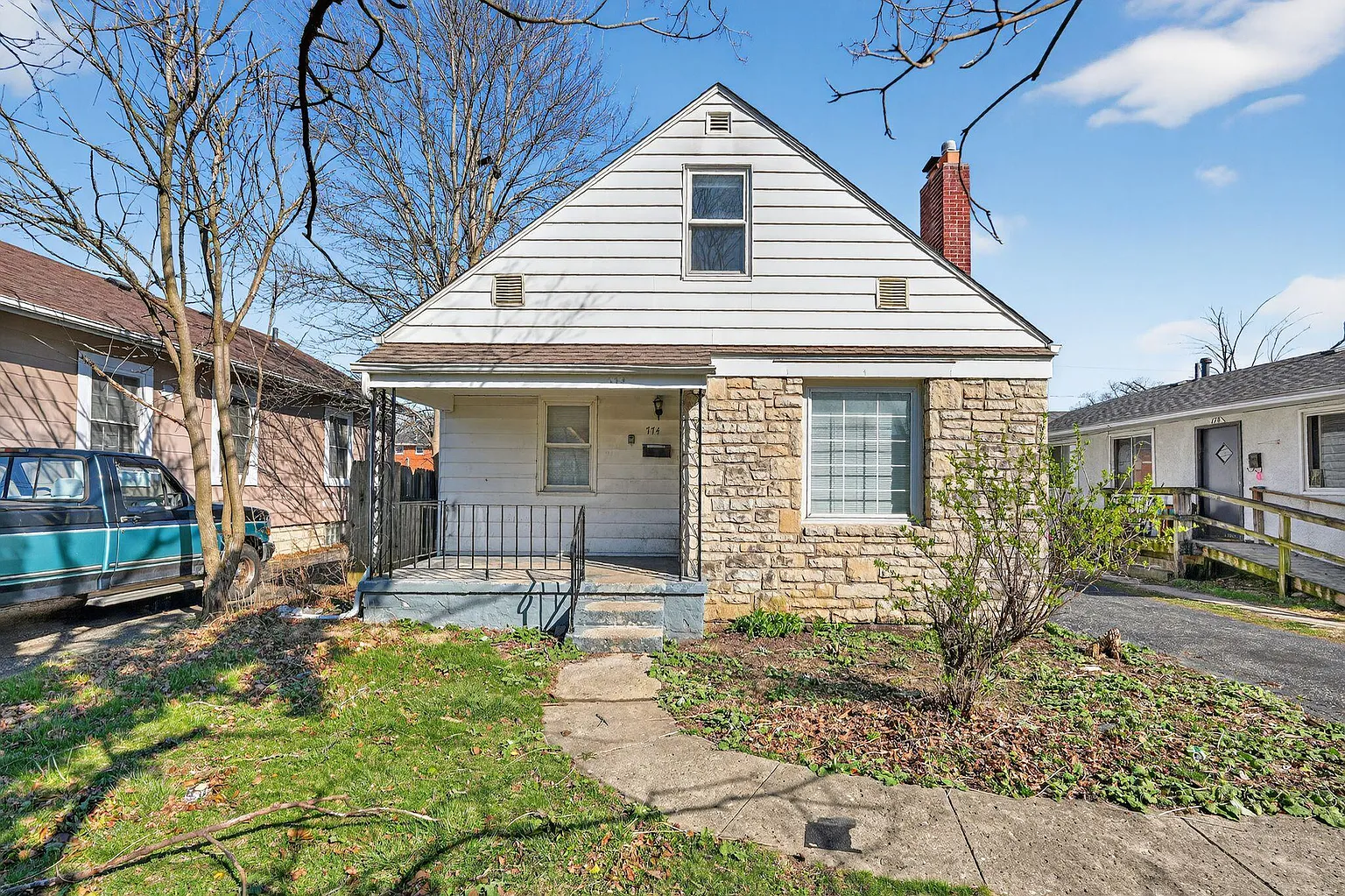 774 Racine Ave photo 1