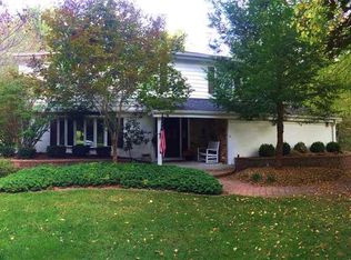 1728 Sevenoaks Dr, Jackson, MI 49203