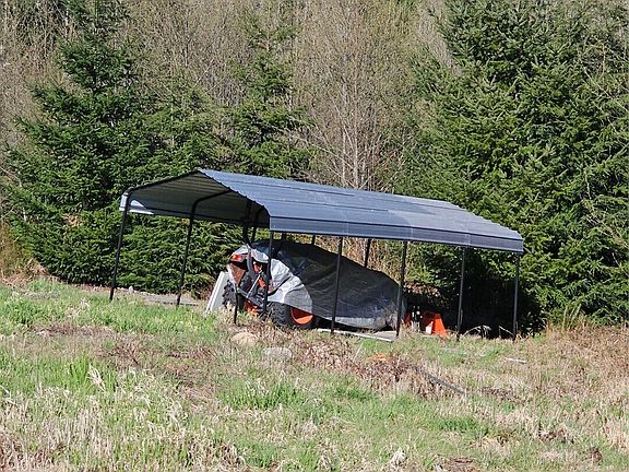 2nd image of 210 Bellicum Road