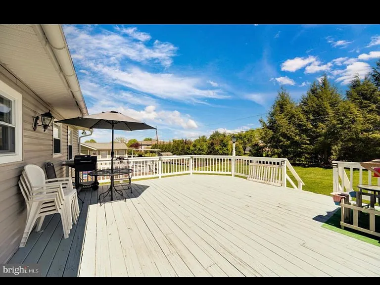 10 Cherrywood Rd — Photo 43