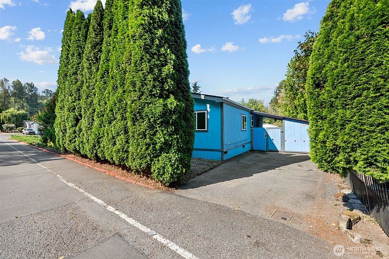 3rd image of 20277 80th Avenue NE #55
