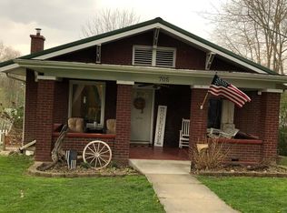 705 Summerlee Ave, Oak Hill, WV 25901