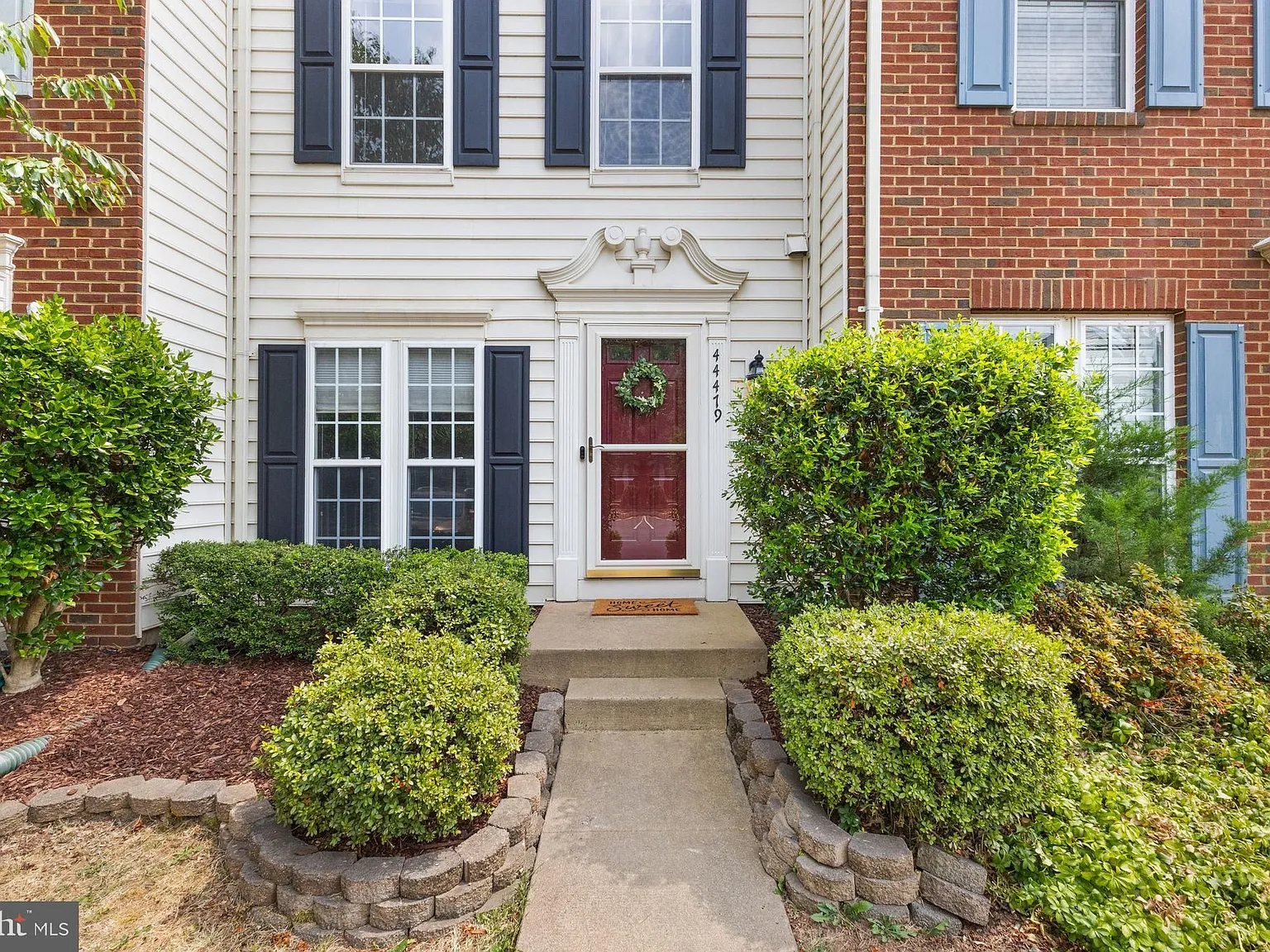 3 bed, 2.5 bath, 1648 sqft, $2,700 — Photo 2