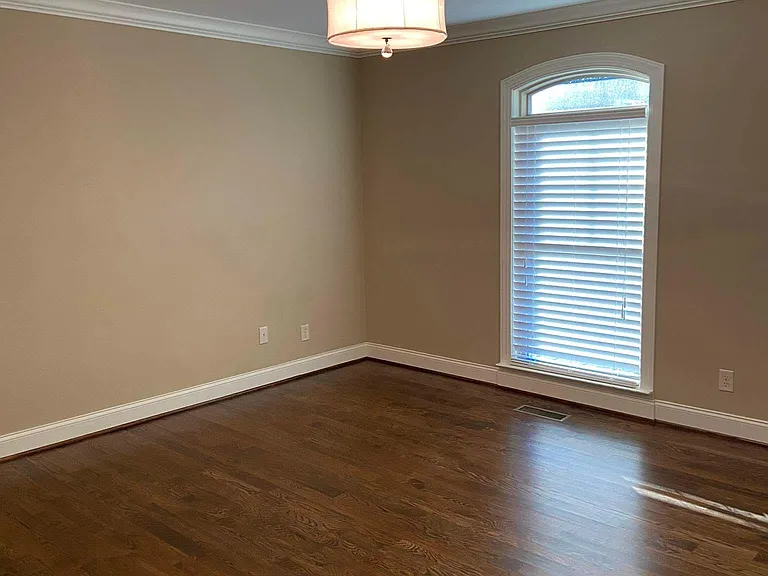 909 Avon Pl — Photo 9