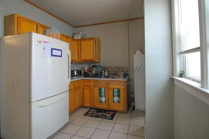 4 bed, 2.5 bath, $2,450 — Photo 2