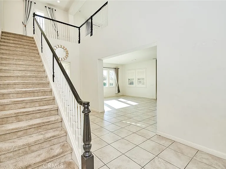 115 Mesa Verde Ln — Photo 5