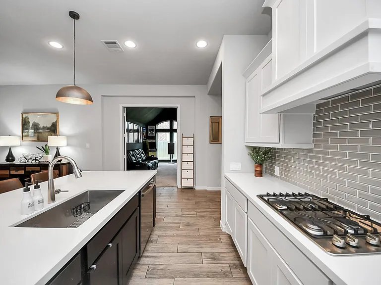 1711 Rustling Creek Dr — Photo 9