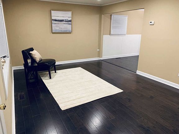 3rd image of 402 Indianwood Blvd