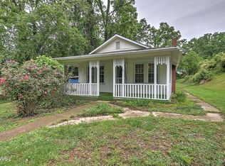 510 Cherokee Dr, Mount Carmel, TN 37645
