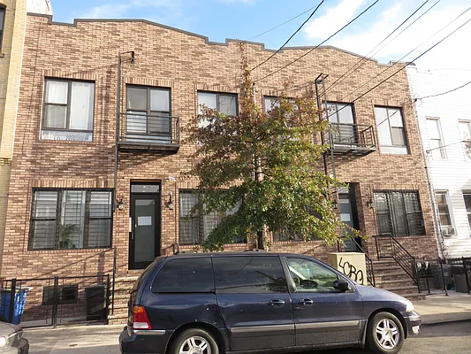 Rented by Rennit Inc. | media 6