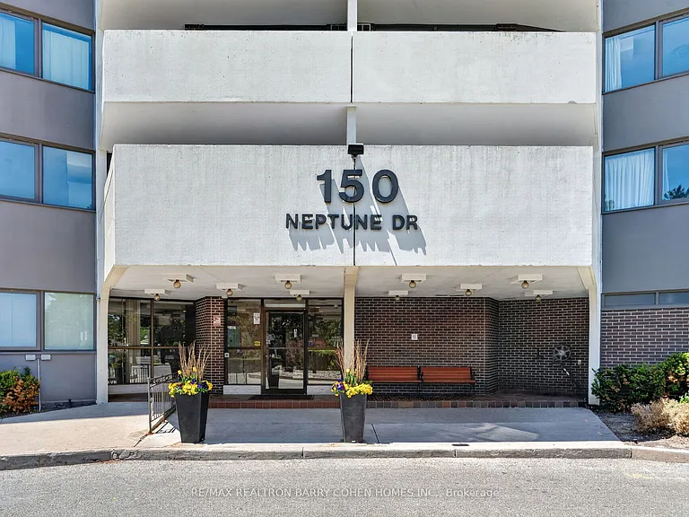150 Neptune Dr #304 — Photo 2