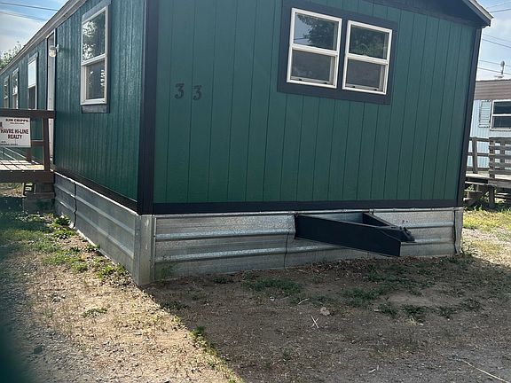 3rd image of 1945 2nd St NE Trailer 33