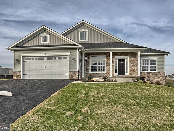 3rd image of 21 Starlight Ln