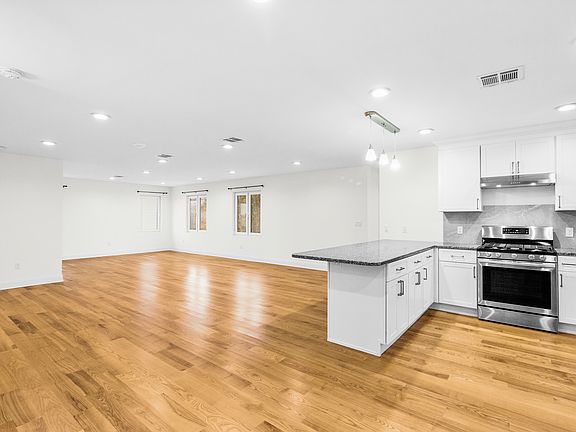 3rd image of 71 Saint Marys Pl #3
