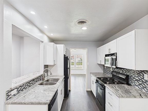 5th image of 5601 Oak Grove Rd W