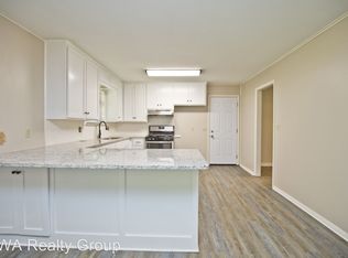6305 S 38th St, Rogers, AR 72758