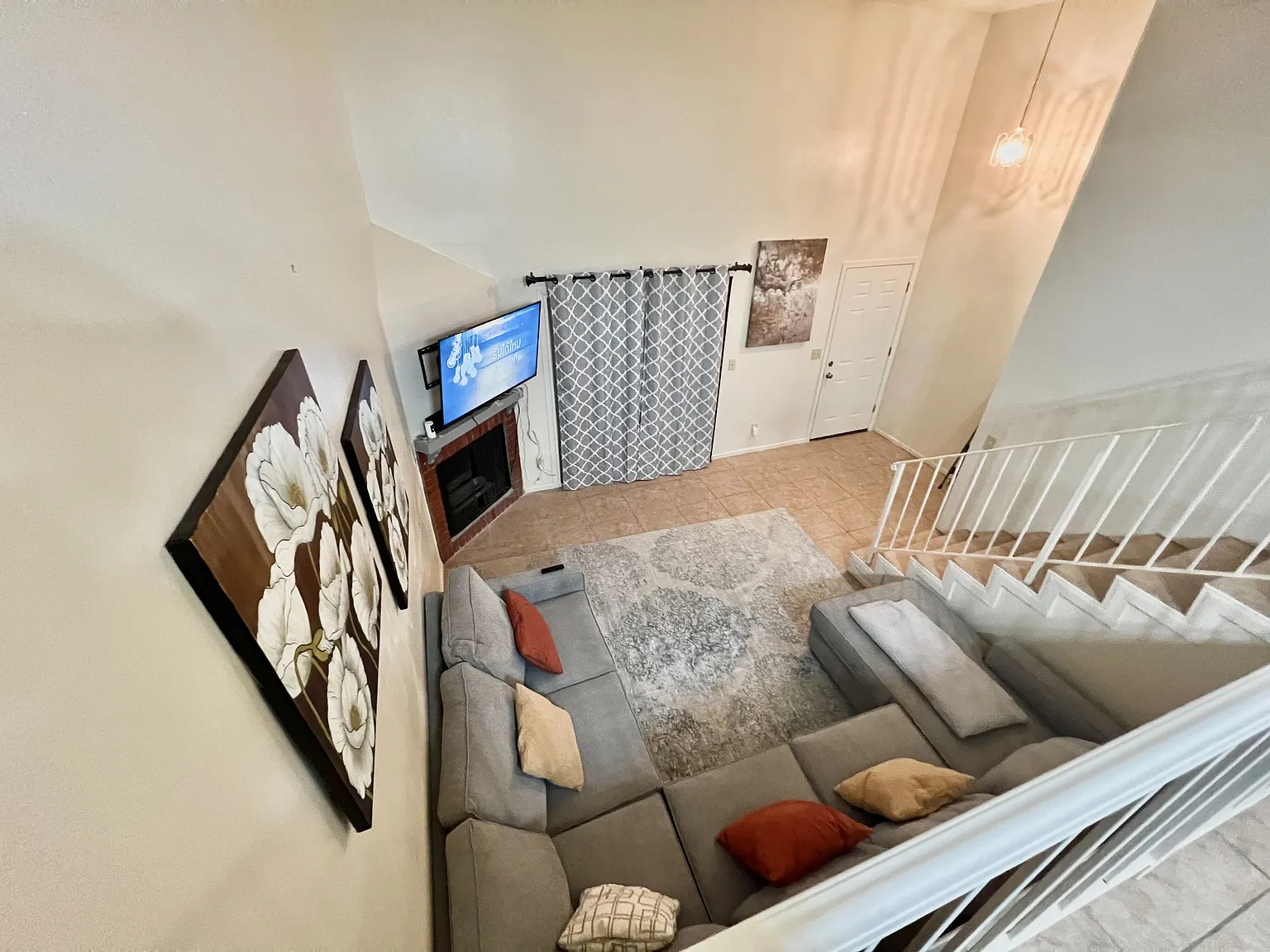 3 bed, 2.5 bath, 1301 sqft, $2,900 — Photo 3