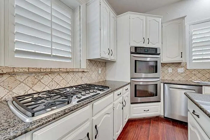 3 bed, 2.5 bath, 2797 sqft, $4,950 — Photo 3