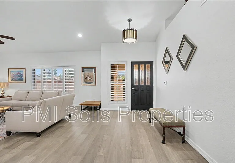 10198 E San Salvador Dr — Photo 2