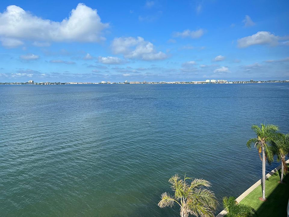 Direct water front Boca Ciega Bay Don Cesar Hotel