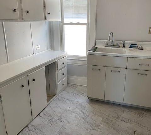 5th image of 4103 Denison Ave #2