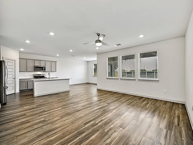 109 Cupreata Ln — Photo 5