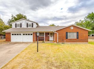713 Meadowlark Cir, Crowley, TX 76036