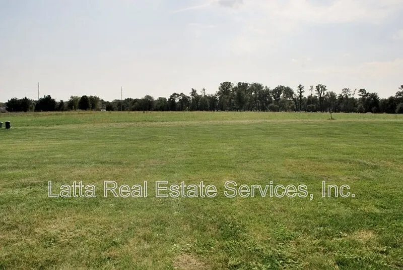 3 bed, 2.0 bath, 1135 sqft, $1,475 — Photo 3