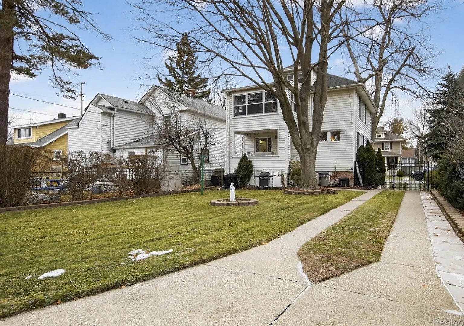 Welcome to our peaceful, centrally located vintage home in Wyandotte! — Photo 3