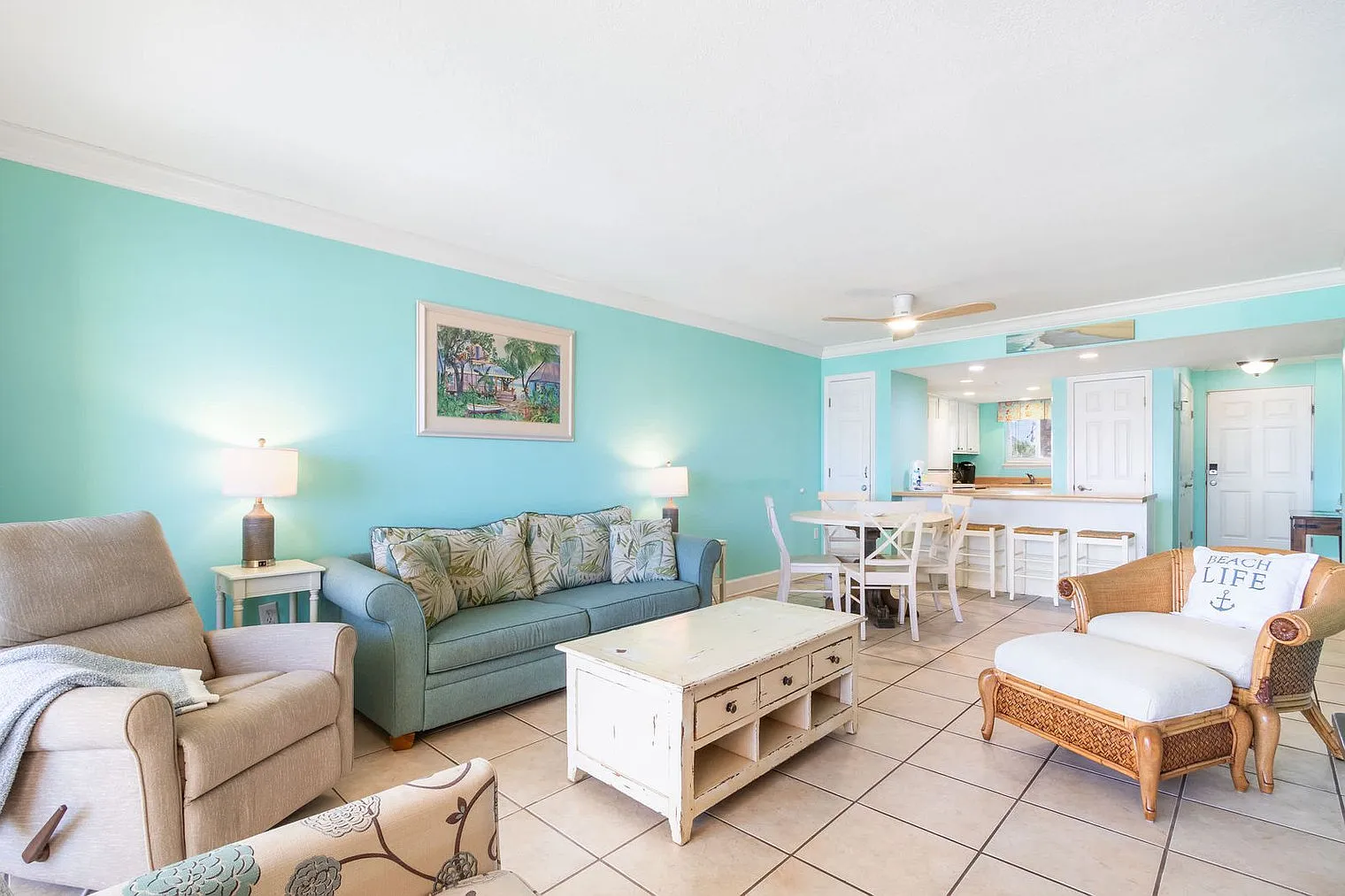 2 bed, 2.0 bath, 893 sqft, $3,464 — Photo 2