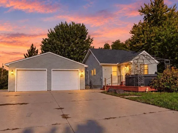 106 3rd St N, Dundas, MN 55019