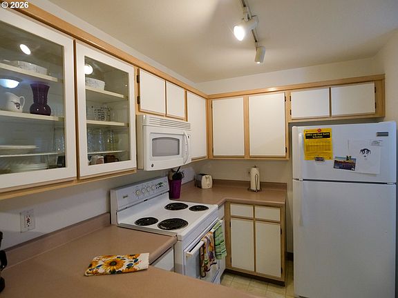 4th image of 5142 SW Multnomah Blvd APT A