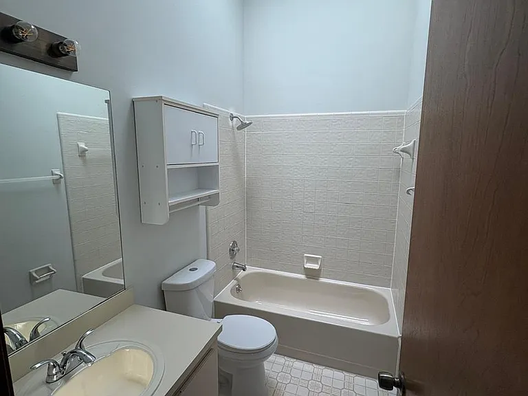 1838 Foxhall Cir — Photo 10