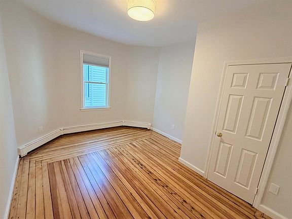 5th image of 172 Putnam Ave #1