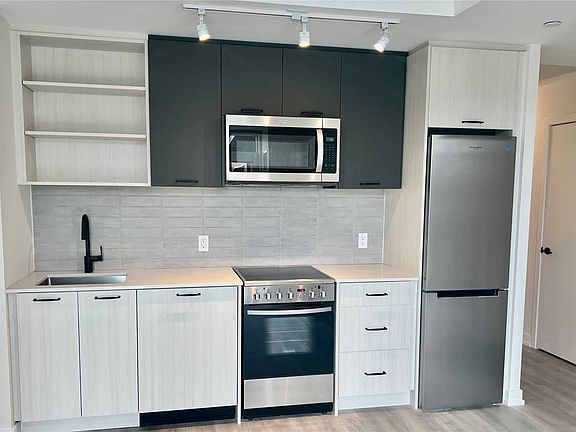 3rd image of 2306 Saint Clair Ave W #221