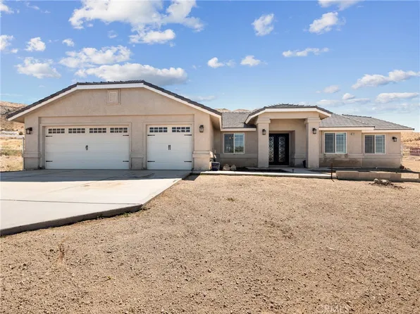 22267 Skyline Dr, Apple Valley, CA 92308