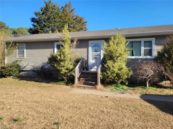 6999 Linda Cir, Hayes, VA 23072