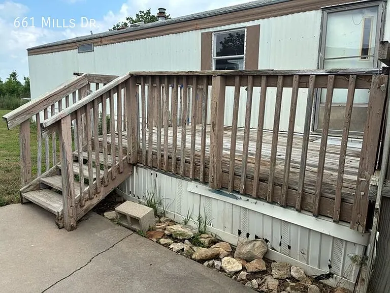 661 E Mills Dr — Photo 6