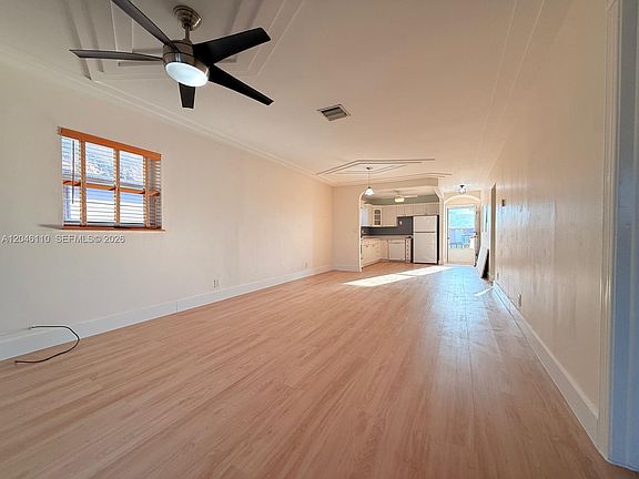 4th image of 2832 Fillmore St APT 20