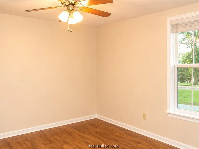 4660B Raymond Stotzer Pkwy — Photo 13